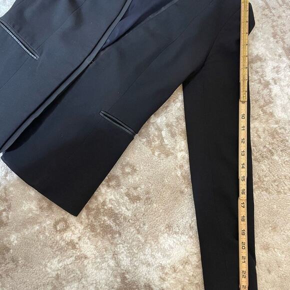 Tahari black blazer jacket with single closure or can be worn open business SZ 2 - Picture 11 of 12